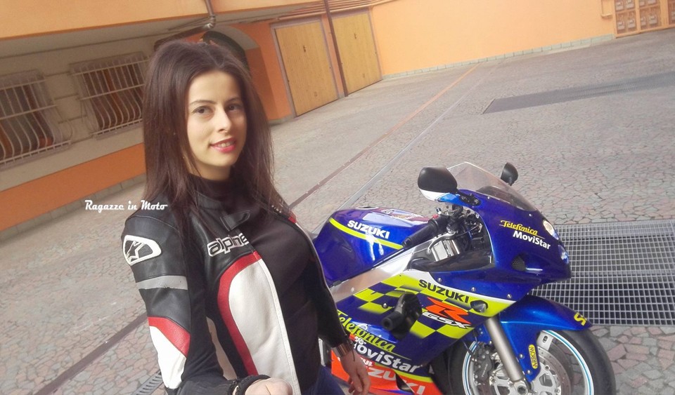 firuta_ragazze_in_moto