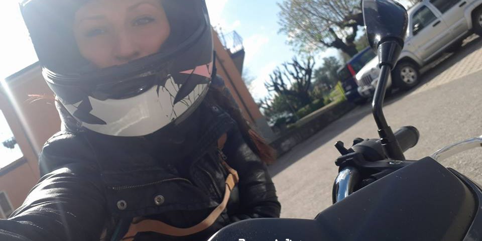 lacicci_ragazze_in-moto