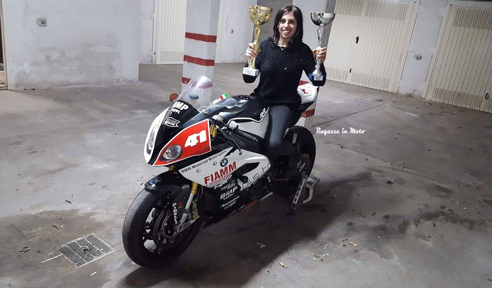 lara_ragazze_in_moto