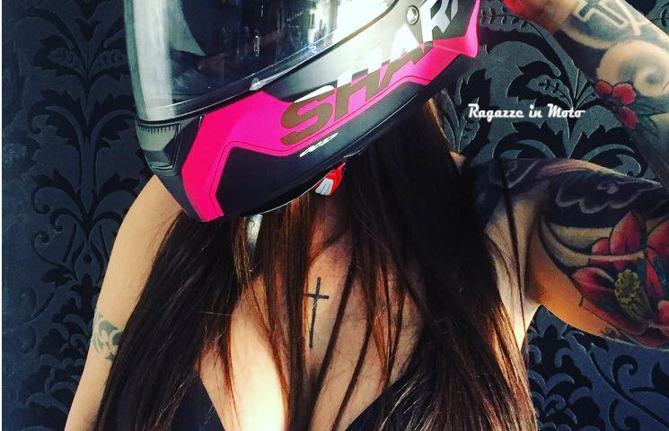 melania-ragazze-in_moto