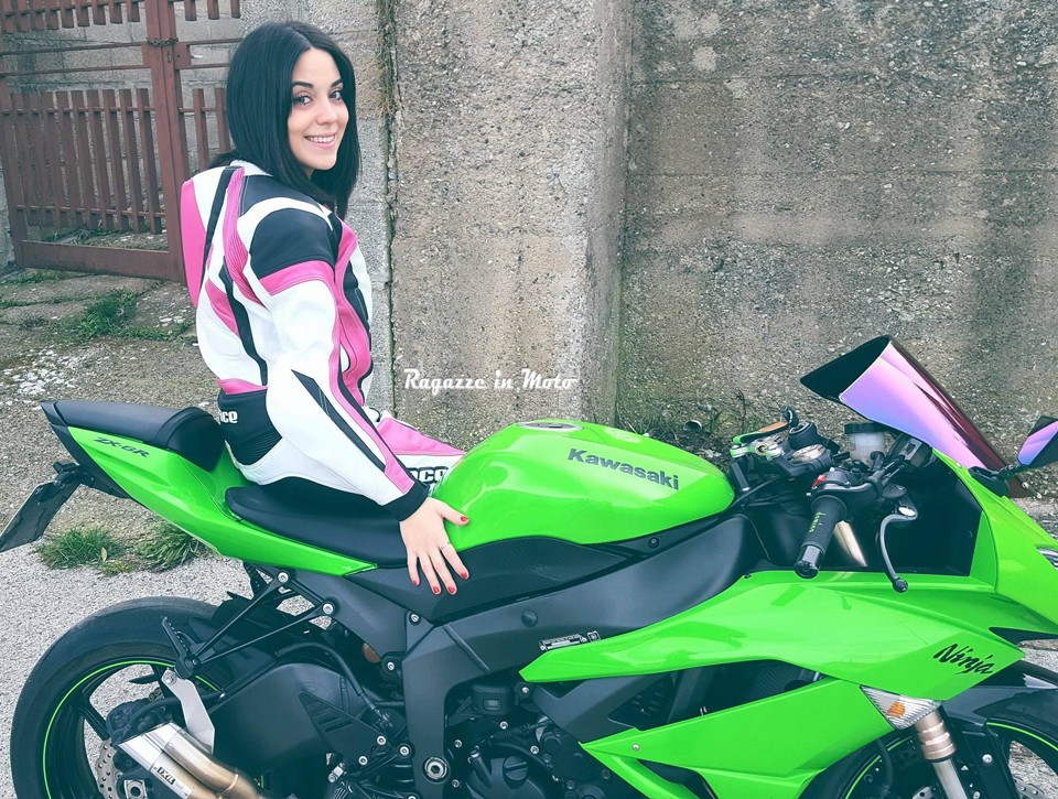 milena_ragazze-in_moto