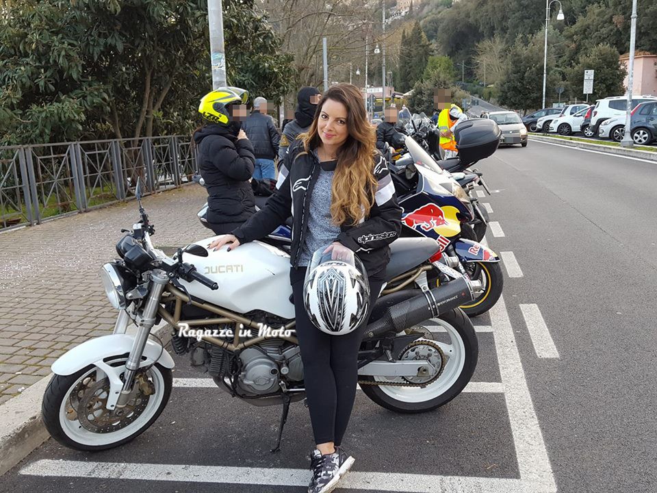 nadia-ragazze_in_moto