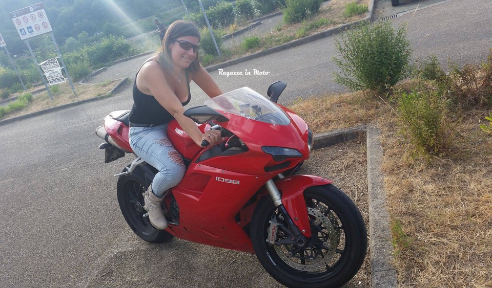 sabrina_ragazze_in_moto