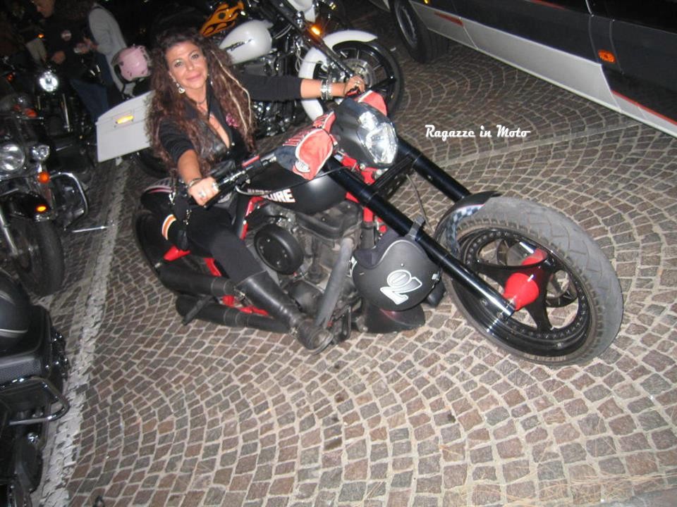 stefania_ragazze_in-moto