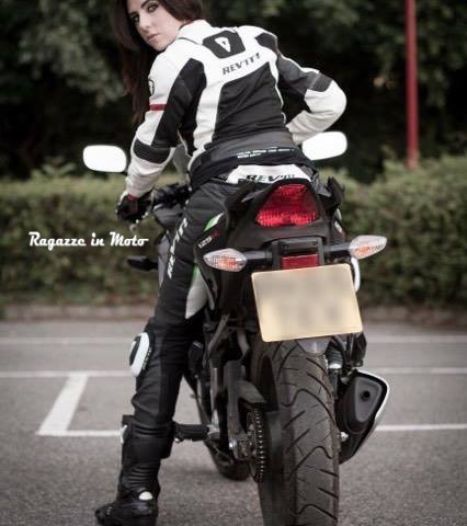 Teagan-ragazze-in-moto