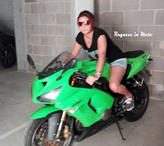 alina_ragazze-in-moto