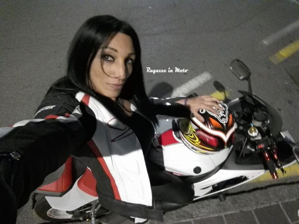 angela_ragazze_in_moto (2)