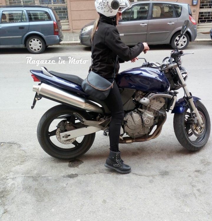 conny_ragazze_in_moto