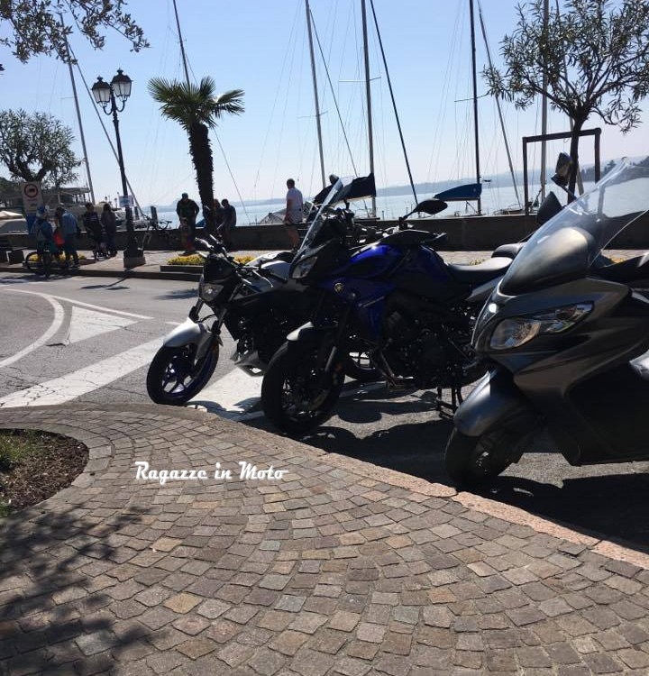 elisabetta_ragazze_in-moto