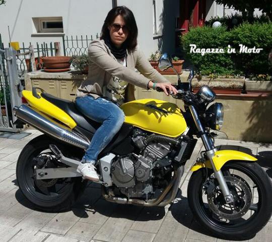 emanuela_ragazze-in-moto