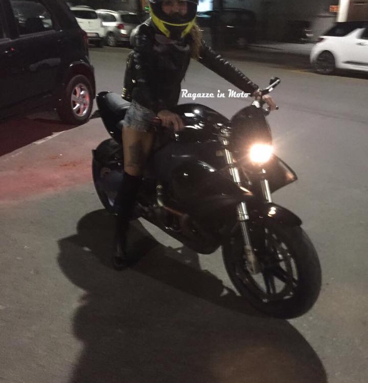 silvy_ragazze_in-moto