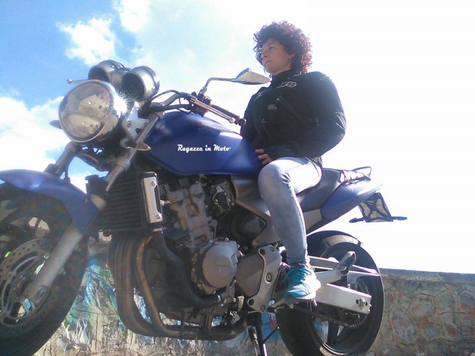 angela_ragazze_in_moto