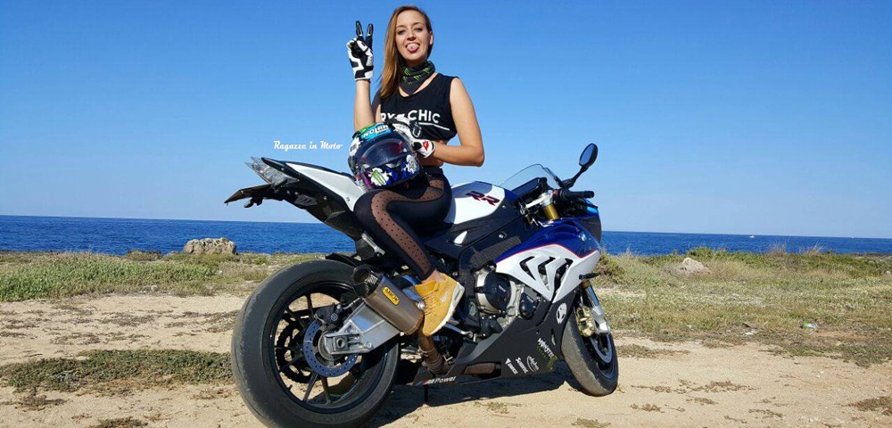 arianna-ragazze-in_moto