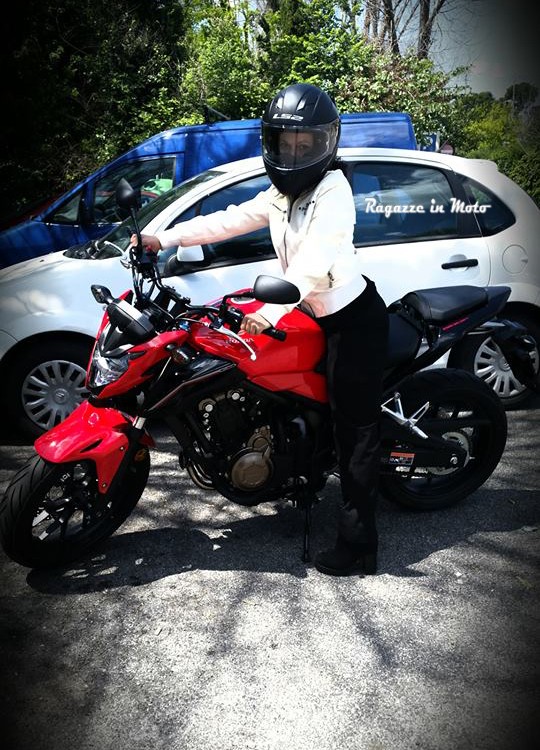 carmelina_ragazze_in-moto