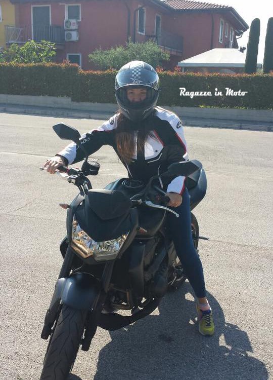 lucia_ragazze-in_moto