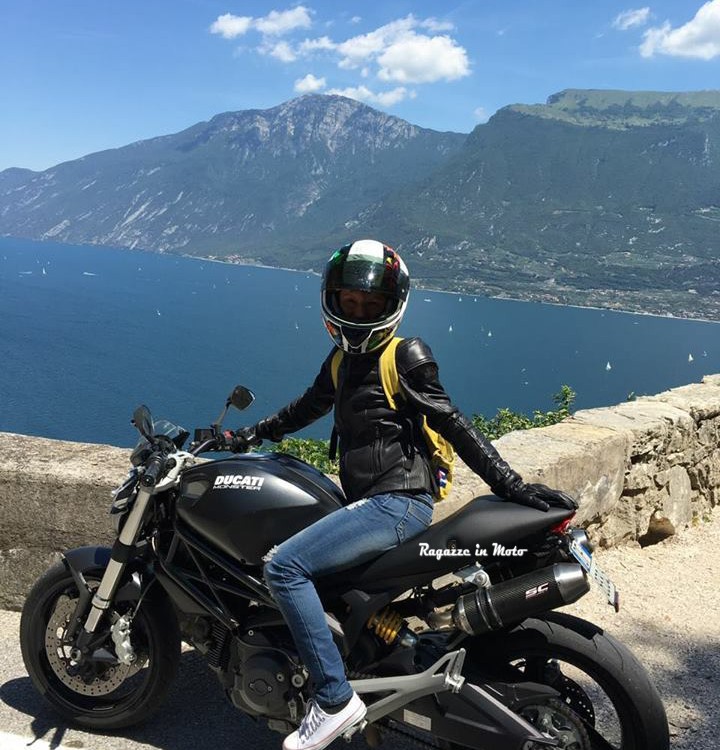 chiara-ragazze_in-moto