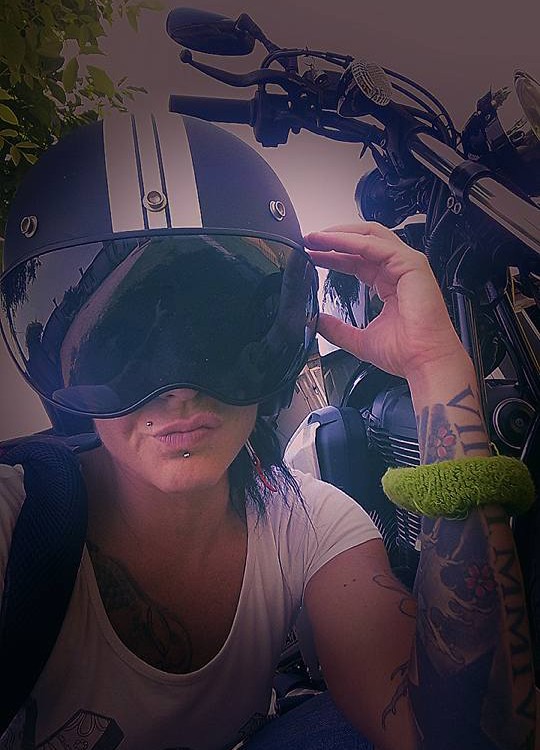 jlenia_ragazze-in-moto