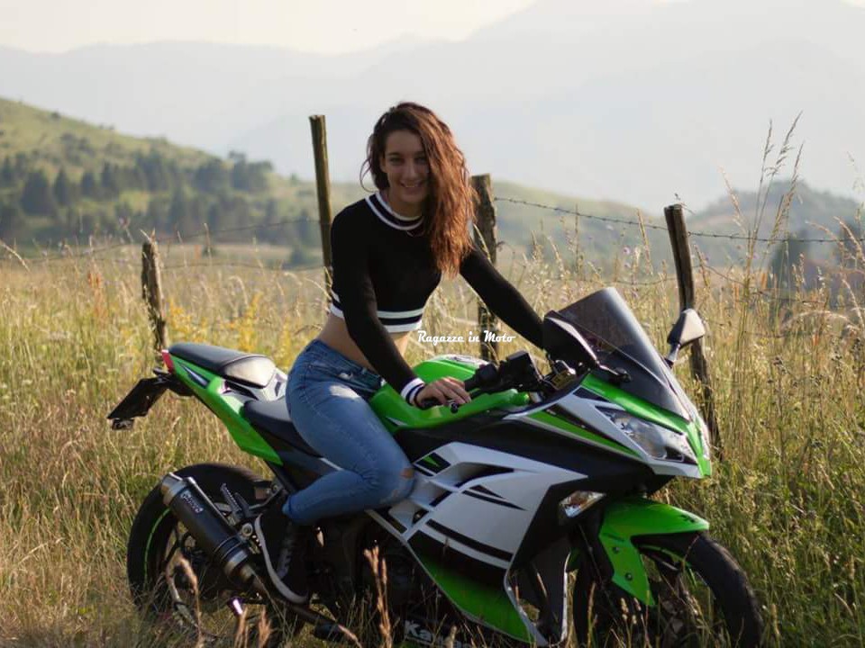 nicoletta_ragazze_in_moto