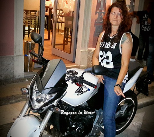 silvia_ragazze_in_moto-