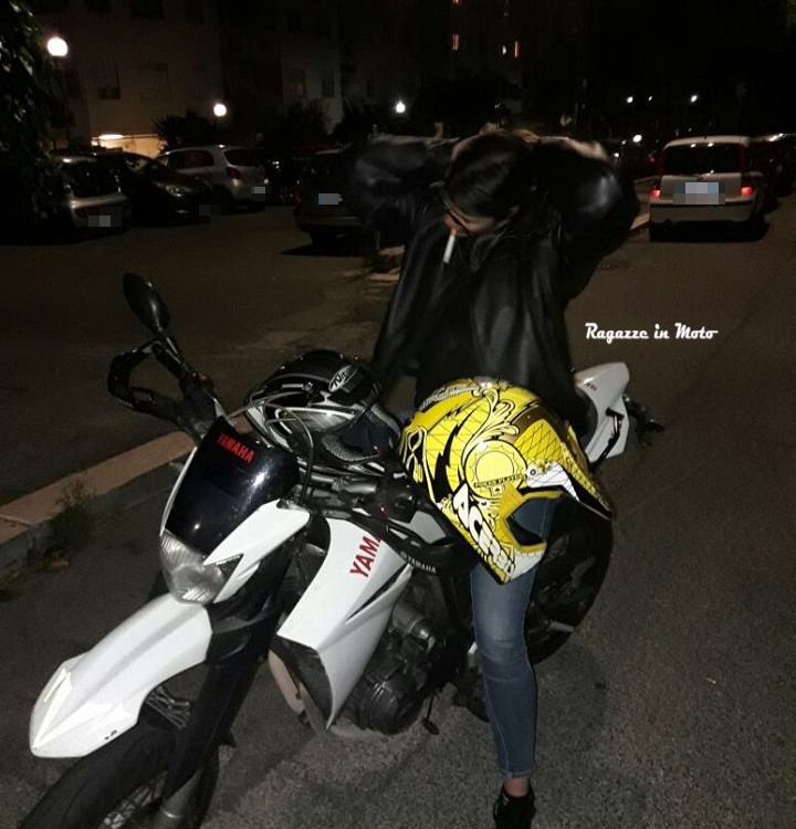 simona_ragazze_in_moto