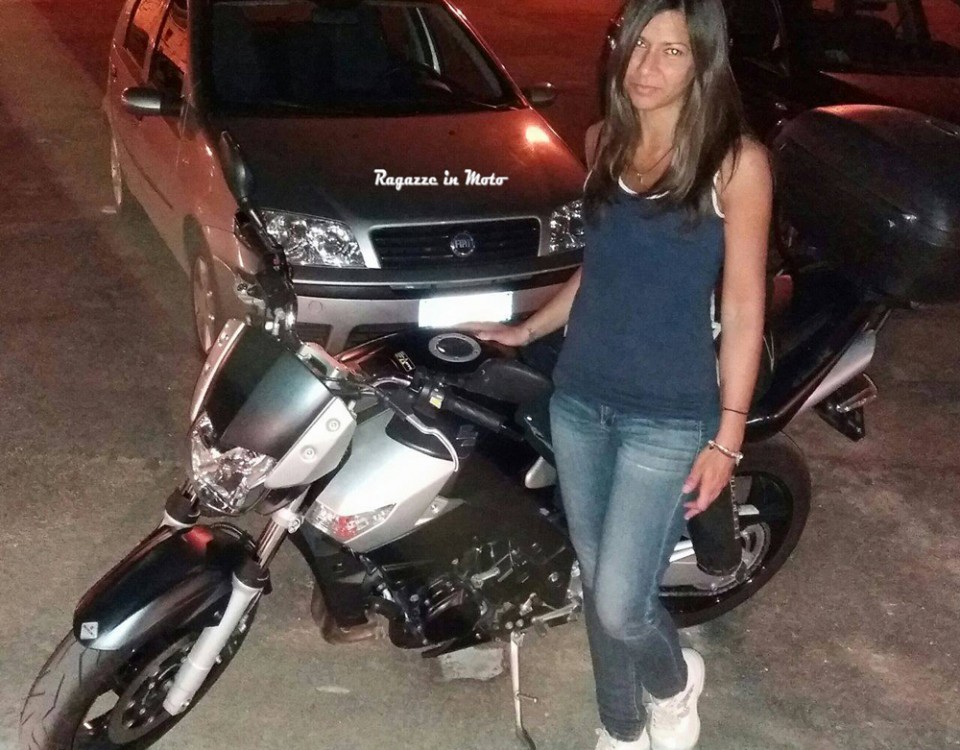 alma_ragazze-in_moto