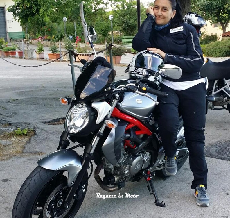 antonietta_ragazze-in-moto