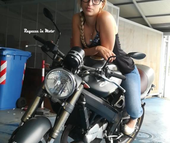 bea_ragazze_in_moto