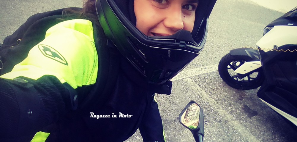 cassandra_ragazze_in_moto