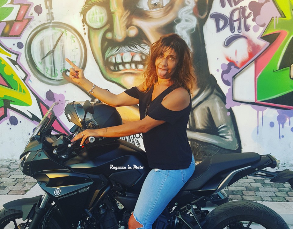 delia_ragazze_in_moto