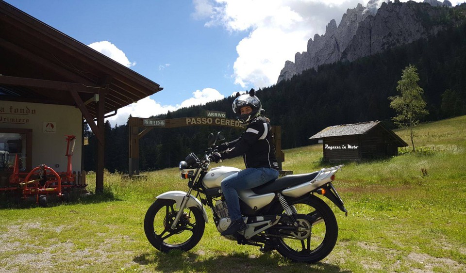 elena_ragazze-in_moto