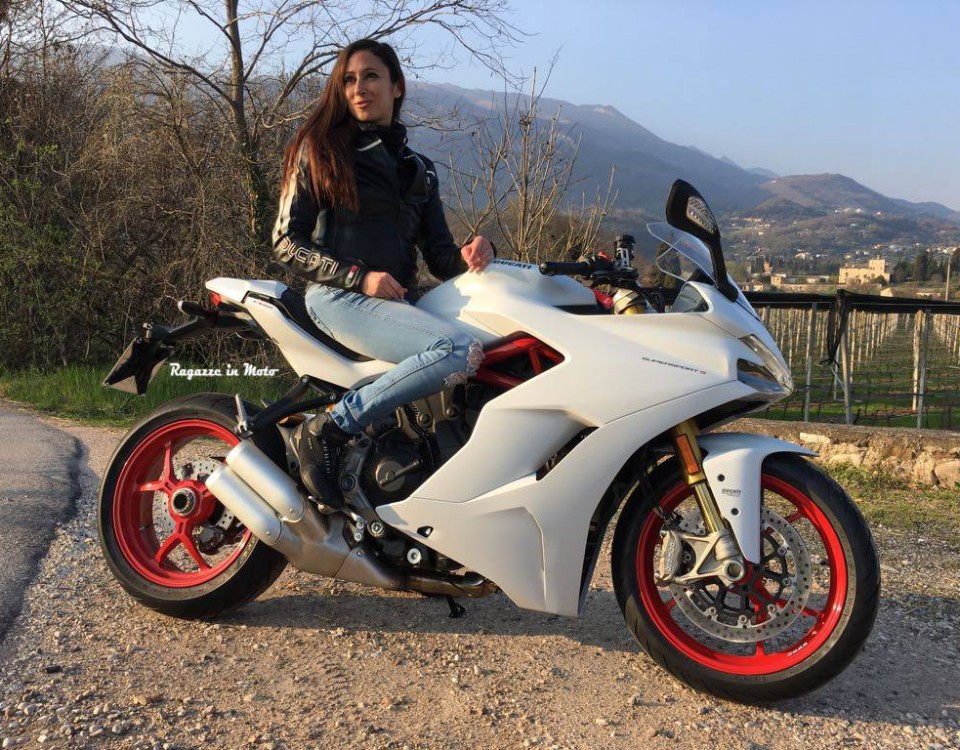 eleonora_ragazze-in-moto_miniconcorso