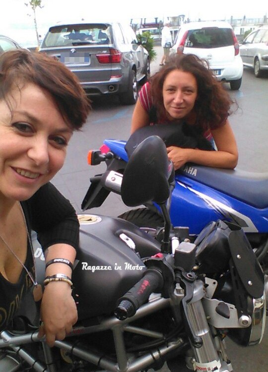 kate_manu_ragazze-in_moto