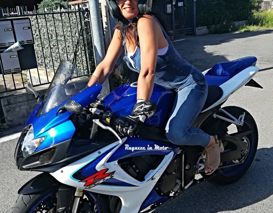 luana_ragazze-in-moto