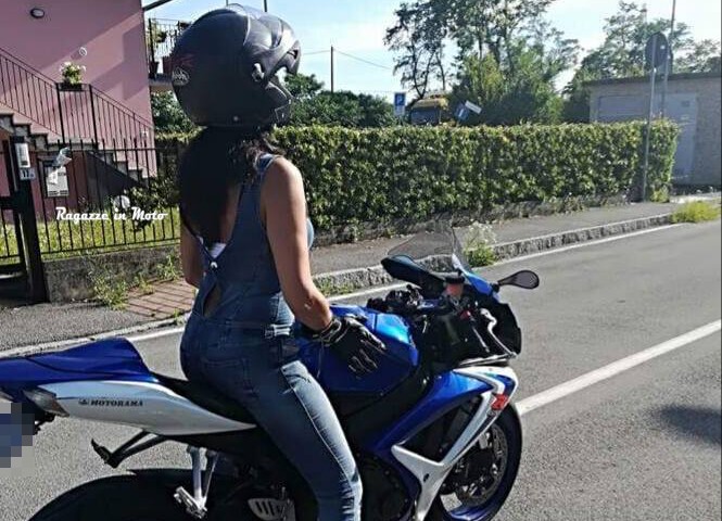 luana_ragazze-in_moto