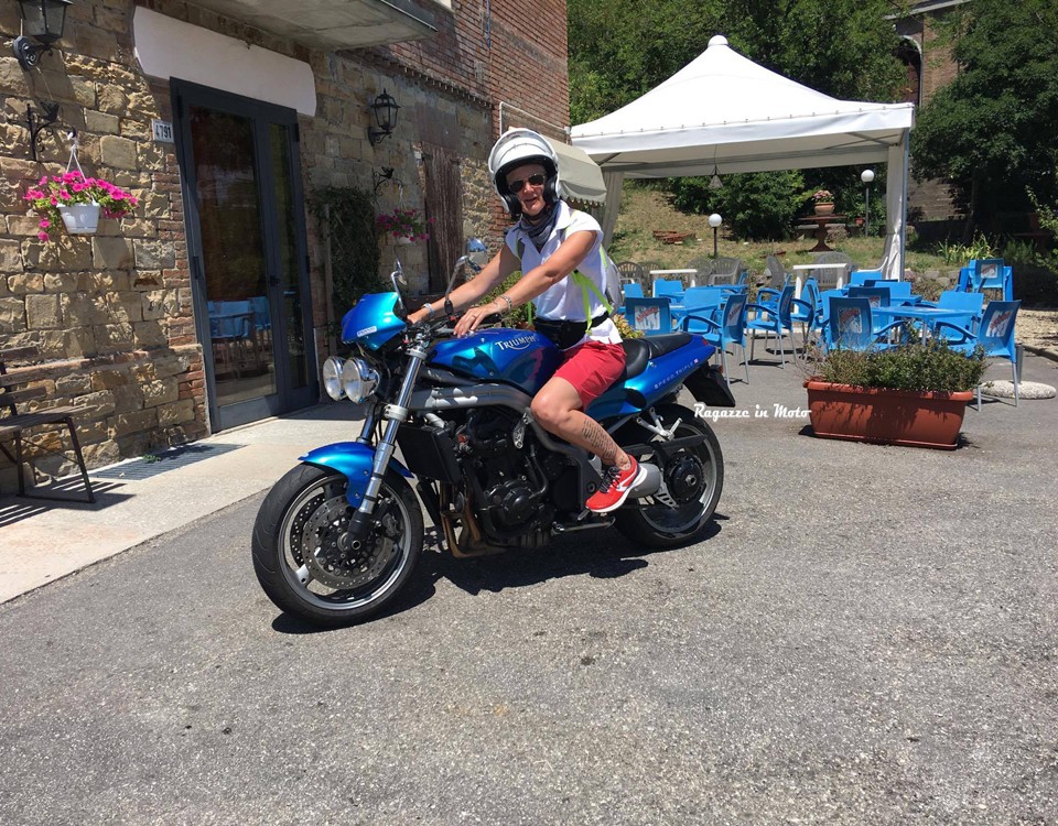 mary_ragazze-in_moto