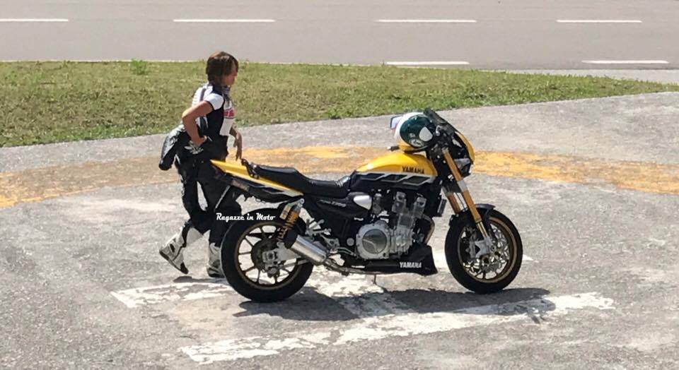 silvy_ragazze_in-moto_miniconcorso