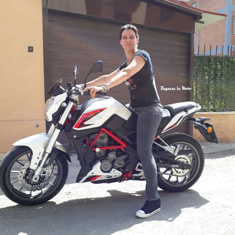 stefania_ragazze_in-moto