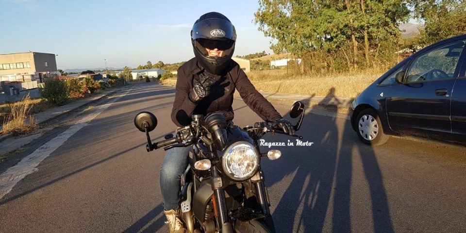 tania_ragazze_in-moto