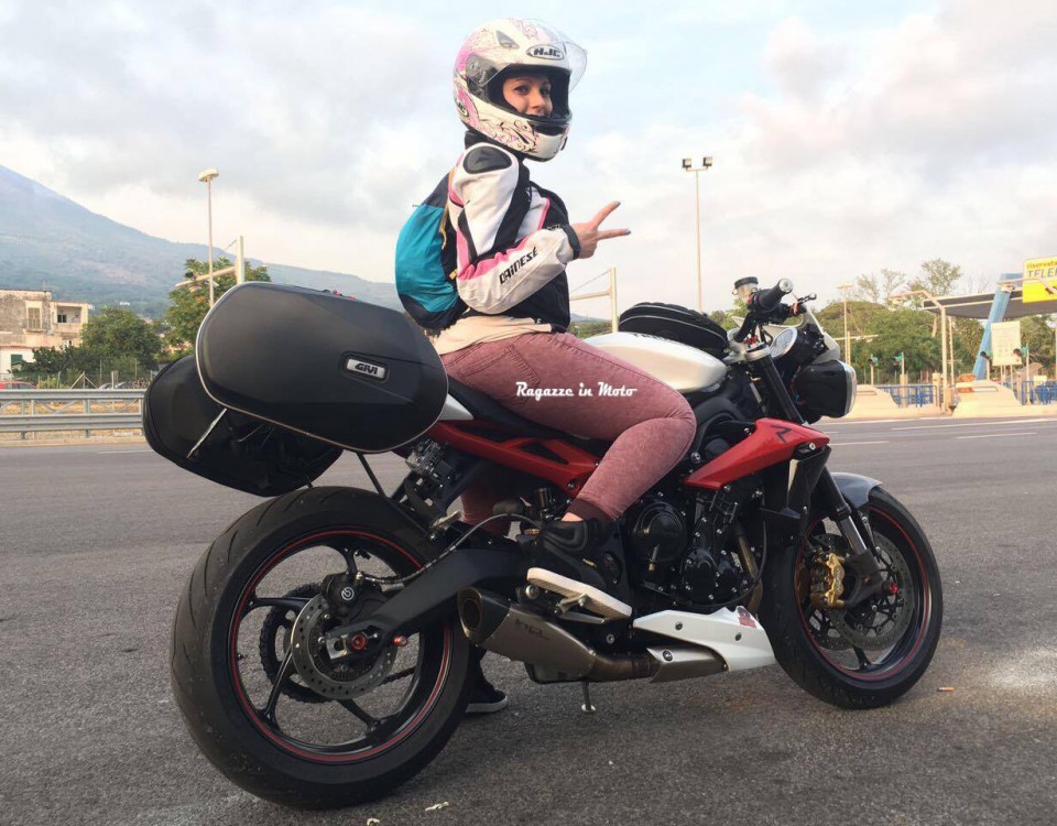 vittoria_ragazze_in_moto