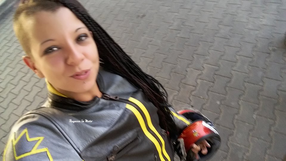 Serena_ragazze_in_moto