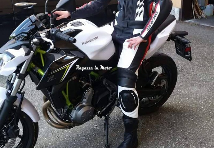 Veronica_ragazze_in_moto