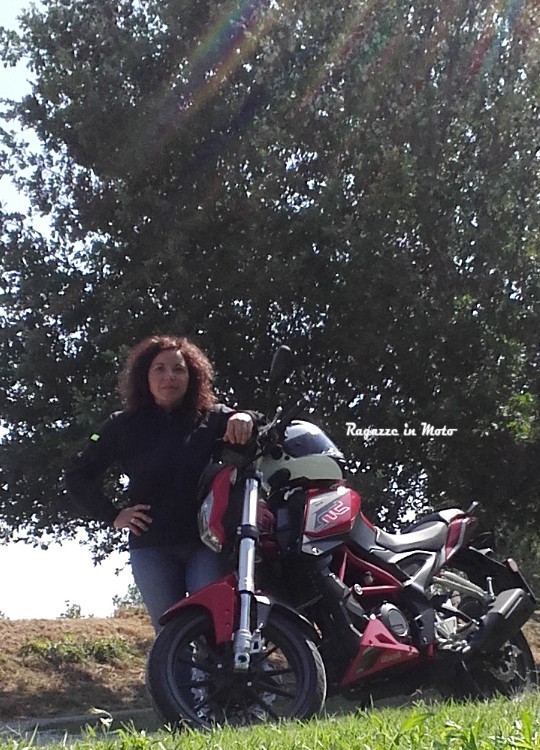 chicca_ragazze_in_moto