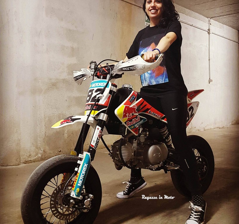 lara_ragazze_in_moto