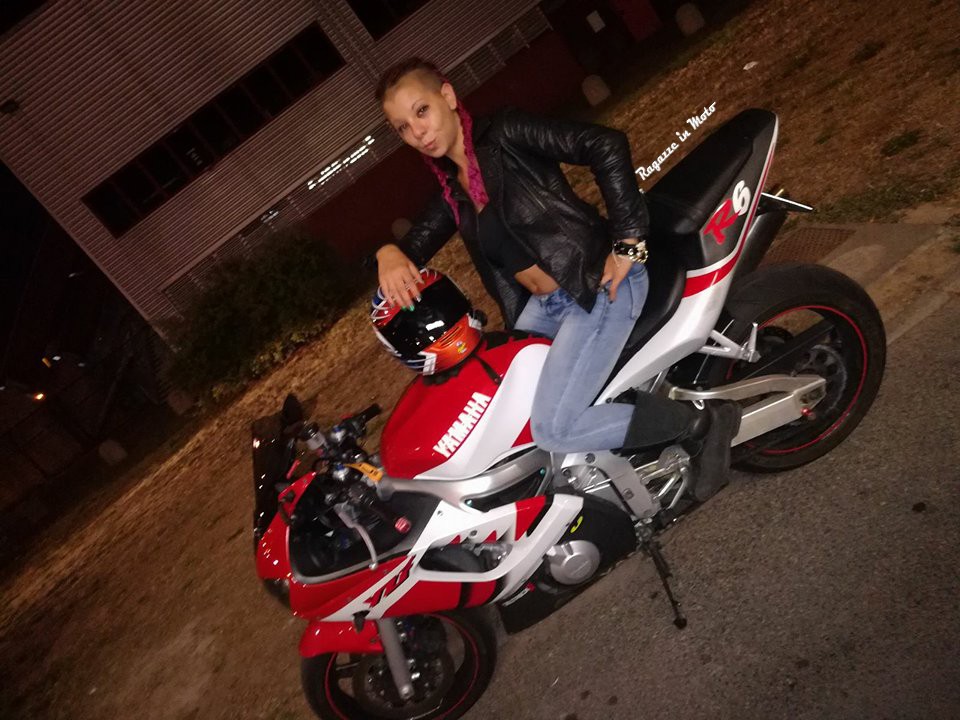 serena_ragazze_in_moto