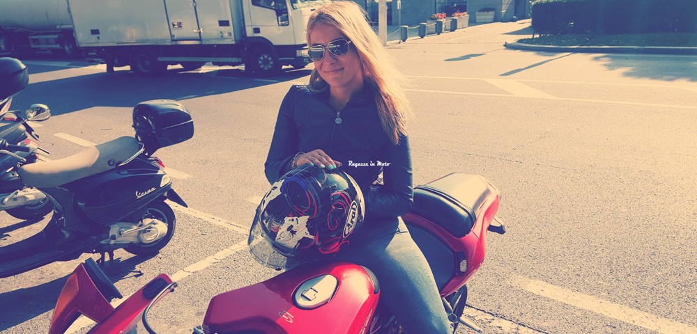 Elena_ragazze_in_moto