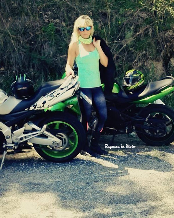 adry_ragazze_in-moto