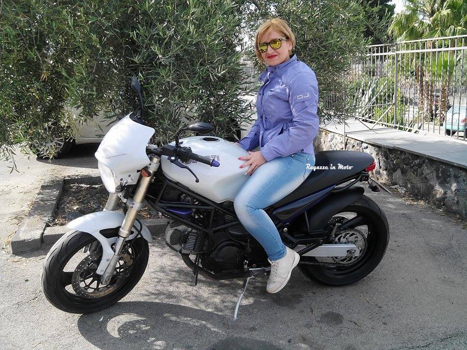 anna_ragazze_in_moto