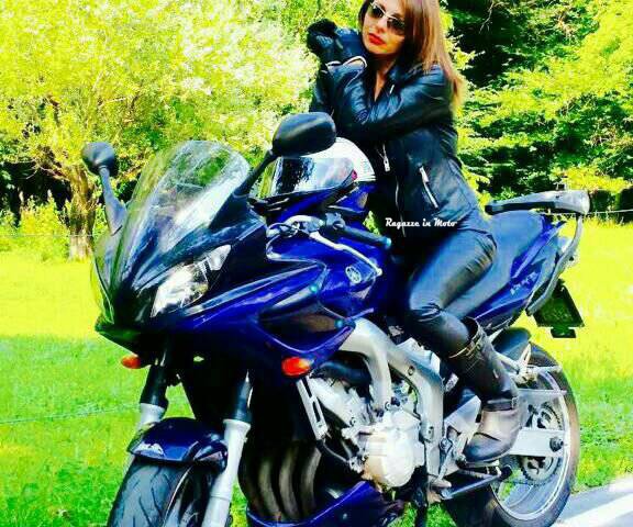 carmen_ragazze-in_moto