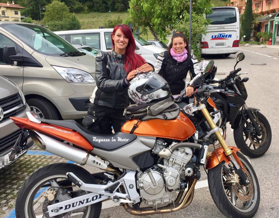 chiara_giulia_ragazze_in_moto