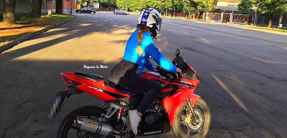 chiara_ragazze_in-moto